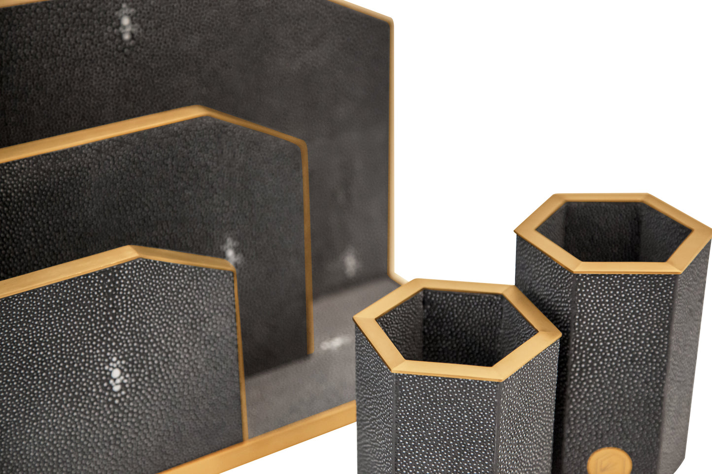Pen Pot Large - Graphite Collection Shagreen / Brass
